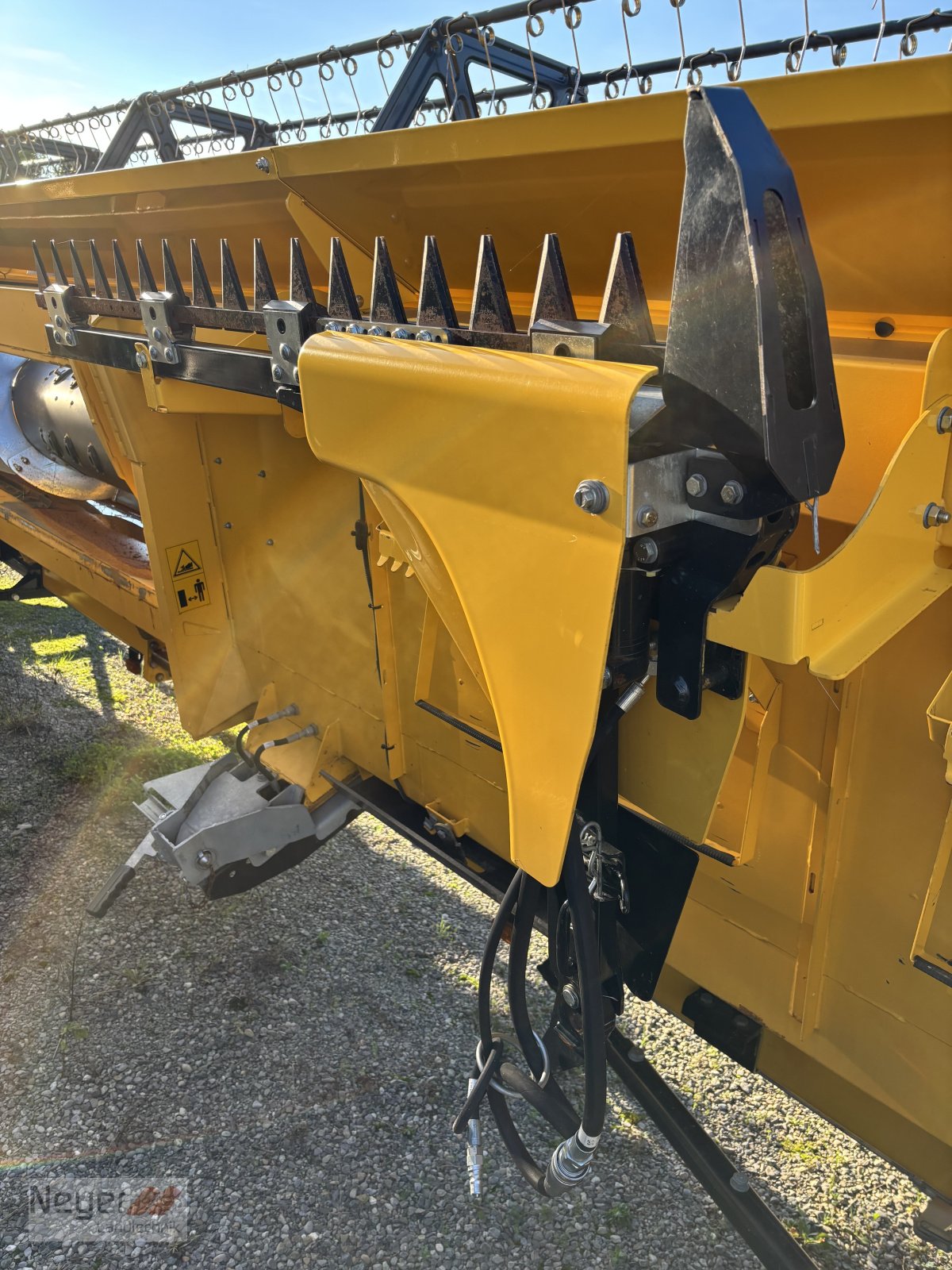 Schneidwerk of the type New Holland Schneidwerk VARIFEED 8,53 m | Raps-Kit | 4-Rad 40 kmh, Gebrauchtmaschine in Bad Waldsee Mennisweiler (Picture 5)